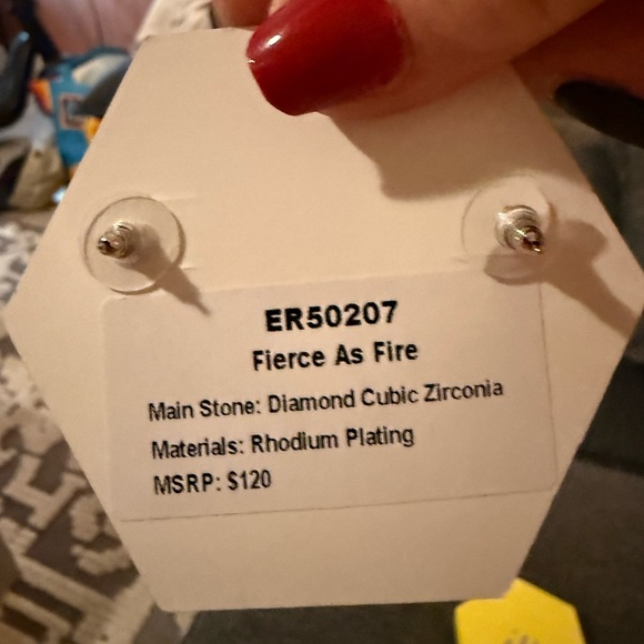 Gorgeous link earrings - Picture 4 of 4